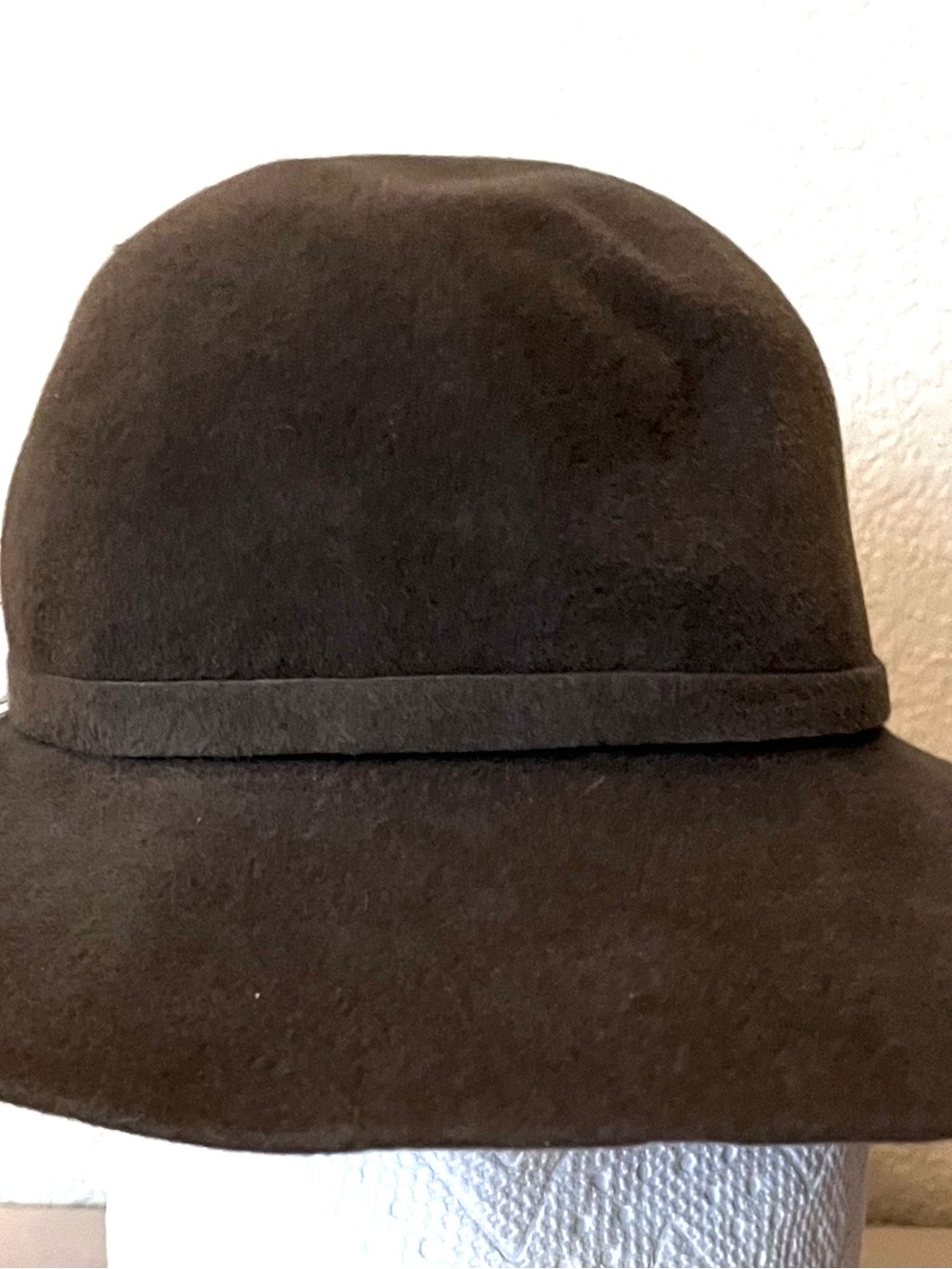 Vintage 1970 Women’s Gray Felt Fedora Hat - Classic Wide Brim